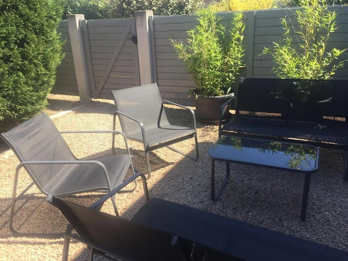 Les Gites Cherois Grande Maison Sweet Home Pkg Prive Pres De Lyon Les Cheres 0*,
