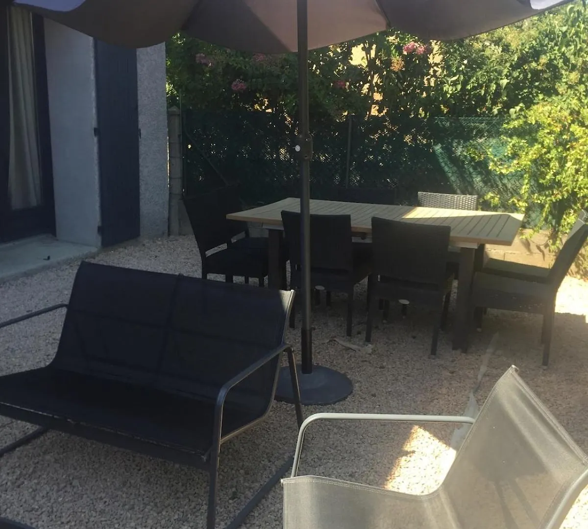 Les Gites Cherois Grande Maison Sweet Home Pkg Prive Pres De Lyon Les Cheres 0*,  France